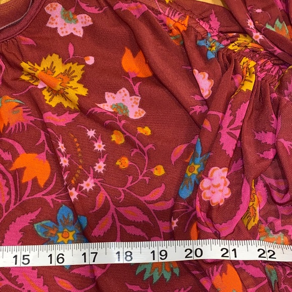 3/$45 Free People Cropped Floral Blouse Size XS Oversized - Picture 7 of 11